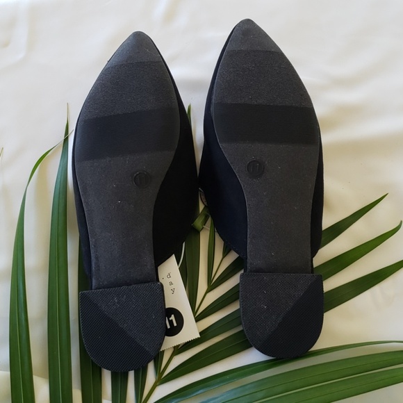 Last Pair!!! NWT Women’s Slip On Pointy Toe Mules - Picture 3 of 3